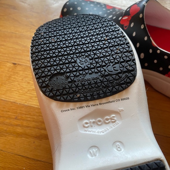 Crocs Minnie Mouse Neria Clogs - Picture 5 of 14